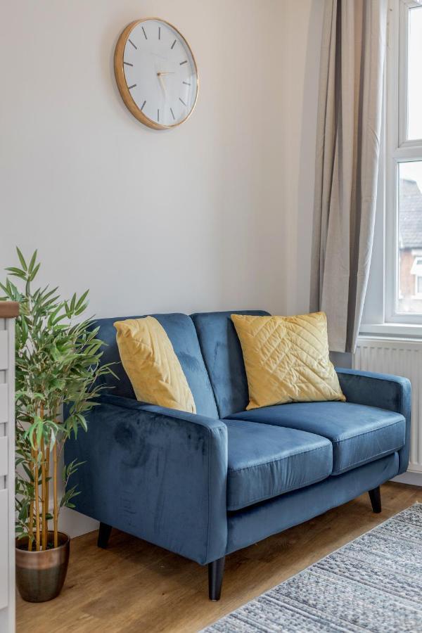 Modern Cosy London Flat By Damask Homes Ilford Exterior photo